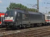 ES 64 U2-030 am IC2046 in K�ln/Messe Deutz am 27.06.2010