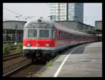 RB35-Verst�rker mit 111 154 bei der Einfahrt in Duisburg Hbf, 24.6.2010