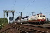 103 235 am 27.06.2010 in Hamburg S�derelbbr�cken mit einem IC von Hamburg Altona nach K�ln