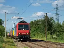 Re 482 026-2 der SBB Cargo rollt am 23.06.10 mit einem Containerzug durch Hamburg-Moorburg Richtung S�den.