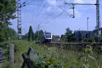 VT 517 der NWB kommt am 28.6.2010 grad aus Osnabr�ck und wird seine Fahrt nach einem kurzen Halt in Oldenburg nach Wilhelmshaven fortsetzen.