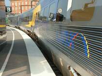 Ankunft von Linx X2K 2038 am 09.09.2002 von G�teborg C in Kopenhagen H, drei von vier Wagen.