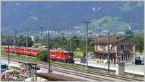 RE1248 mit Ge 4/4 II 618  Bergn/Bravuogn  erreicht Zizers. (28.06.2010)