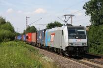 185 673 mit einem Containerzug in Limmer am 29.06.2010