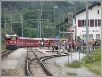 04.07.2010 14Uhr17 und 10 Sekunden. RE 1236 mit Ge 4/4 II 630  Trun  f�hrt in Versam-Safien ein.