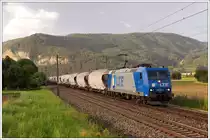 LTE 185 528 brachte am 12.6.2010 den Kaolinzug 48983 von Antwerpen nach Gratkorn. Die Aufnahme entstand 2 Minuten, nachdem die Sonne hinter den H�geln verschwand in Deutschfeistritz.