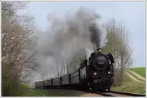 �GEG 78 618 mit einem Fotopersonenzug am 21.4.2010 kurz vor Eberschwang, unterwegs als SLP 19439 von Attnang-Puchheim nach Ried.