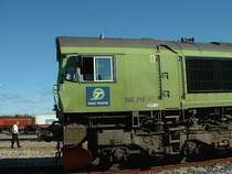 T 66 713 am 08.09.2002 mit G�terzug in Fauske/Norwegen.