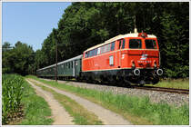Sonderzug E 16245 von Wien FJB nach Bad Radkersburg am 10.7.2010, ab Spielfeld-Stra� mit 2043 005 bespannt, aufgenommen im Gemeindegebiet von Halbenrain.