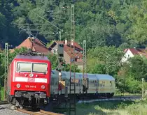 120 146-6 schiebt ihren IC durch Mecklar weiter in Richtung Bebra. Aufgenommen am 07.07.2010.