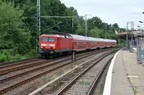 BERLIN, 18.07.2010, 114 015-1 als RE1 nach Frankfurt (Oder) auf Vorbeifahrt am S-Bahnhof Wilhelmshagen (S-Bahnlinie S3)
