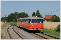 VT 10.02 + VB 10.12 als R 19679 von Graz nach Bad Radkersburg anl�sslich der Feierlichkeiten 125 Jahre Radkersburger Bahn am 11.7.2010 bei der Durchfahrt in Weitersfeld aufgenommen.