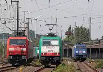 152 114-5 beim umsetzten, 2829 der COBRA auf dem Weg als Tfzf nach Montzen und 152 134-3 kalt abgestellt in Aachen-West Gbf, 20.7.10