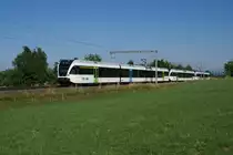 RABe 526 772-9, RABe 526 719-0 und RABe 526 722-4 verlassen am 8.7.10 Algetshausen-Henau.