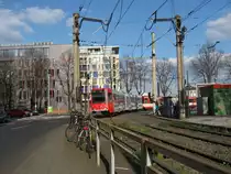 2 unbekannt gebliebene Wagen aus der Serie 2300 konnte ich am 10. April 2010 unterwegs als Linie 16 Fahrtrichtung  Niel, Sebastianstra�e  bei der Einfahrt in die Haltestelle  Ubierring  dokumentieren.