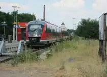 12.7.2010 16:31 DB AG Baureihe 642 617 und DB AG Baureihe 642 075 stehen als RB nach Gr�fenberg im Bahnhof N�rnberg Nordost.