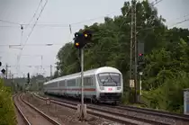 IC nach Salzburg Hbf am 22.07.2010 bei der Durchfahrt durch M�nchen Berg am Laim.