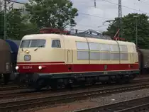 Die 103 235-8 schoss am 22.07.2010 Solo durch K�ln West.