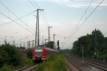423 202 als S2 nach Petershausen, am 23.05.2010 bei der Einfahrt in Berg am Laim.