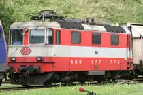 11 141 am 23.06.09 in Swiss Express Farben, im Gel�nde des IW Bellinzona. 
Die lok wurde gerade von Biel (dort diente sie als station�re Heizanlage) nach Bellinzona �berf�hrt und soll in k�rze eine R2 bekommen.