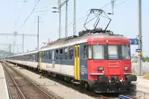 540 078 am 30.07.10 in Pf�ffikon SZ. 
Der S-Bahn Ersatz ist von Z�rich gekommen und f�hrt nach kurzer Pause zur�ck nach Z�rich. Auf der anderen Seite zieht nun 540 045. 
Normal ist hier ein Siemens 514, dem war an diesem hei�en Sommertag wohl zu hei� geworden. 