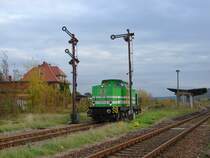 EB 20  Lisa 1  (201 889-3) als Tfzf (D) 88578 von Erfurt-Ost nach Karsdorf, bei der Ausfahrt in Laucha (Unstrut); 25.10.2009 Das Foto hat mein Vater gemacht. 