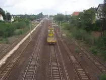 Bahnhof Wolfen (bei Bitterfeld) zur Zeit Kr�ftig im Umbau Aufgenommen von der Fu�g�ngerbr�cke in Fahrtrichtung Dessau am 29.7. 2010
