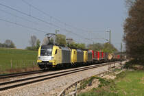 182 513 + 189 915 + 189 909 mit DGS 43101 am 24.04.2010 bei Grokarolinenfeld.