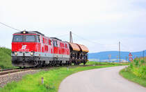 62132 bespannt mit 2143 Tandem in der Nhe von Statzendorf auf dem Weg nach St.Plten.