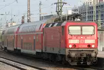 Alte Bilder: Die 143 280-6 zieht die RB27 von Koblenz nach K�ln durch K�ln Messe/Deutz am 20.09.2009