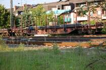 Rungenwagen mit Rundstben im Bahnhof Rheydt am 28. Mai 2010