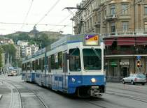 Speziell angebrachte Kleber fr die Baustellenbedingte (Escher-Wyssplatz) Linie 4/13 mit Be 4/6 2043 und Pony beim Hauptbahnhof am 28.07.10.