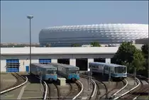 Die Allianzarena im Hintergrund -

Blick in den Münchner U-Bahnbetriebshof in Fröttmaning mit Triebwagen vom Typ A und B. 

05.09.2005 (J)
