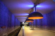 U1-West, Westfriedhof (1998) - 

Deutschlands vielleicht schönster U-Bahnhof: Station Westfriedhof in München. Eröffnung dieses Abschnittes mit zwei Bahnhöfen war am 23. Mai 1998. Architekten: Auer und Weber. 

05.09.2005 (M)