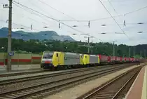 Eben noch in Kufstein, jetut schon auf der Schiene: 189 902 (ES 64 F4-002) und 189 917-8 bringen den Winner-Zug in Richtung S�den. Aufgenommen am 13.07.2010 in Kundl.