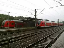 Die S1 die eigentlich nach Bad Schandau fahren sollte hier bei ihrem vorzeitigen Endpunkt in Pirna...
Problem sind die starken Regenf�lle die im Elbtal ein straken Erdrutsch ausl�sten und Gleise + Oberletung versch�tteten...um �berhaupt nach Bad Schandau zu kommen bot die DB Ersatzbusse an .
Pirna 7.8.10