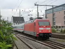 101-143 f�hrt am 5.8.10 mit dem IC  2156 Erfurt - D�sseldorf in Dortmund ein.