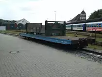 Flachwagen der Wangerooger Inselbahn. Aufgenommen am 01.08.2010.