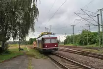 Ein Trumtriebwagen in alter roter Lackierung, in Lehrte am 18.08.2010.