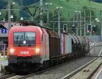 Hier 1116 148-6 mit ein G�tterzug in St.Johann am 17.08.2010 .