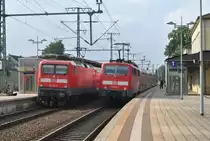 112 132-6 und 111 132-7, im Lehrte am 17.08.10. Dabei kommt die 112 an und die 111 vwel�sst Lehrte.