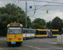 Triebwagen 2138 auf der Linie 4 Richtung Gohlis/Landsberger Stra�e. Leipzig Hbf.