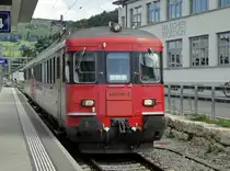 Aussergew�hnlicher Ersatzzug: Die S9 Komposition Sissach-Olten bildet normalerweise ein RBDe 560 und ein dazu passender Bt (Mini-NPZ). Inzwischen hat es wegen den 560-er Erneuerungen auch auf dieser Linie Ersatzmaterial im Einsatz. Am 19.08.10 ist deshalb der RBe 540 040-3 mit dem 540 055-1 als Double unterwegs, hier in Sissach.