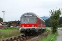 Weil die Kalrsruher Steuerwagen mit funktionierender Zugzielanzeige so selten geworden sind, erlaubte ich mir am 16. August in Langenwang noch einen Nachschuss auf die RB 32912. Das Ergebnis sieht man nun hier.