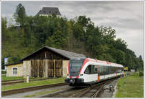 Nachdem es am 23.8.2010 die ersten Probefahrten auf dem GKB eigenen Streckennetz nach K�flach mit 5063 003 gab (siehe Fotos Thomas Moder), befuhr er am 24.8.2010 erstmals den Wieser Ast. Hier befindet sich der Triebwagen bei der Einfahrt in den Endbahnhof Wies-Eibiswald. 