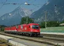 Ein kleiner Lokzug. Am 16.07.2010 konnte dieses Gespann in Fahrtrichtung Norden in Brixlegg abgelichtet werden. 1216 014 (E190 014)�berf�hrt 1144 259-9, 1144 244-1 und 1144 208-9.