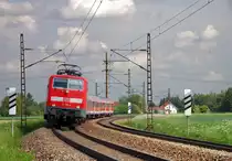 111 176 mit RB nach Neumarkt i.d.Obpf. am 24.05.2010 kurz nach Plattling.