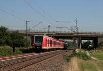 423 377-1 als S1 R�dermark-Oberroden - Wiesbaden Hbf bei Hattersheim-Eddersheim. 20.08.10