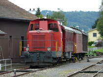 ST - Ranigerlok Em 2/2 1   Lisi  im abgestellt im Bahnhofsareal von Triengen am 28.08.2010