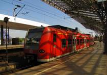DB 425 539-4 als RE 29725 von Rheine nach Krefeld Hbf, beim Halt in K�ln Hbf; 21.08.2010